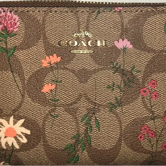 Coach Corner Zip Wristlet In Signature Canvas With Wildflower Print - Picture 3 of 9
